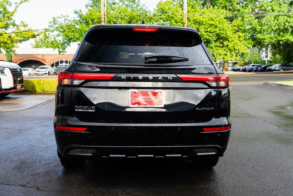 New 2026 Black Nissan Platinum image 5