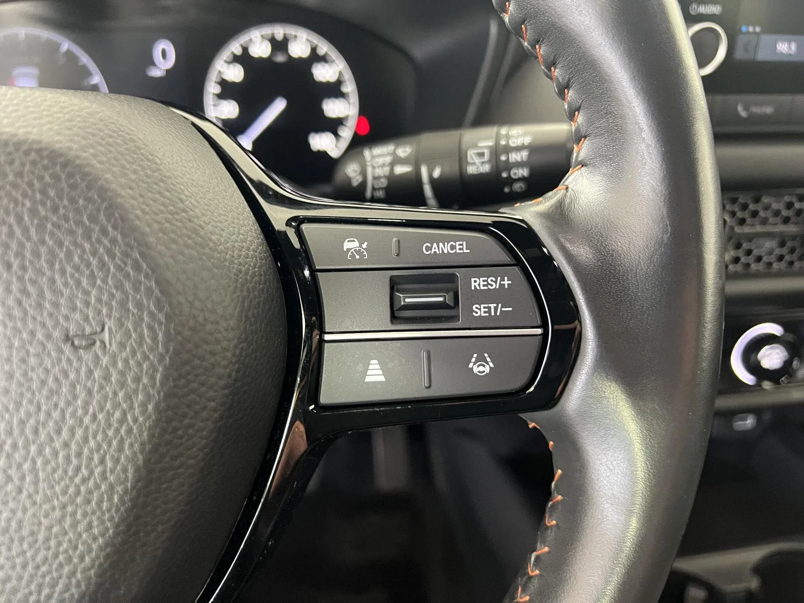 Used 2024  Honda Sport image 10
