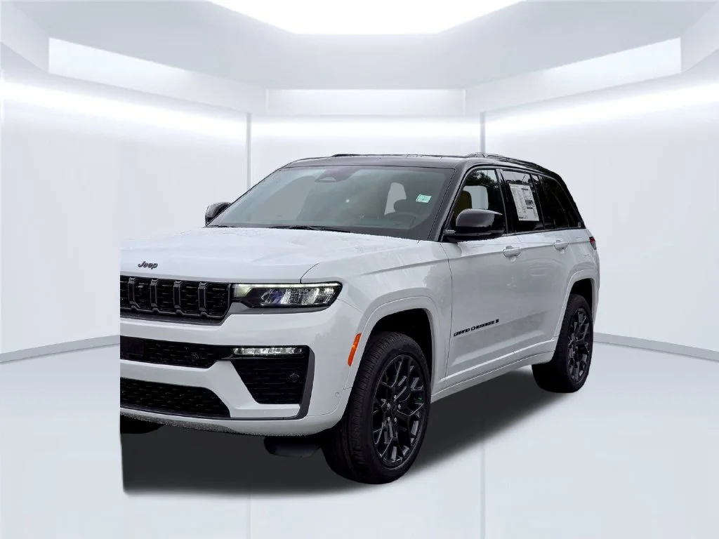 New 2027 White/off-white Jeep Summit image 42