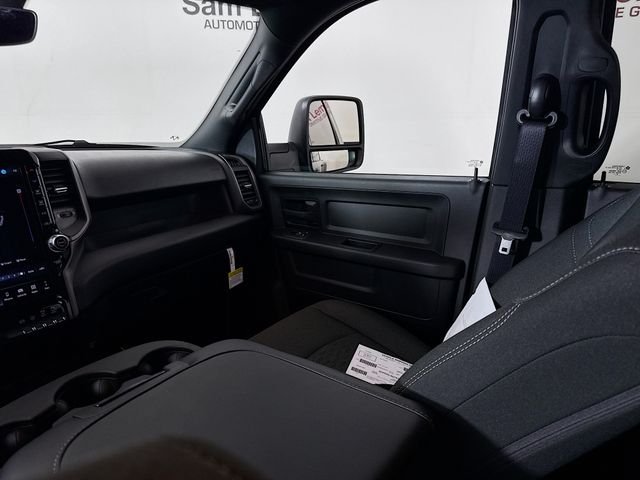 New 2026 Diamond Black Crystal Pearl-Coat Exterior Paint RAM Tradesman image 21