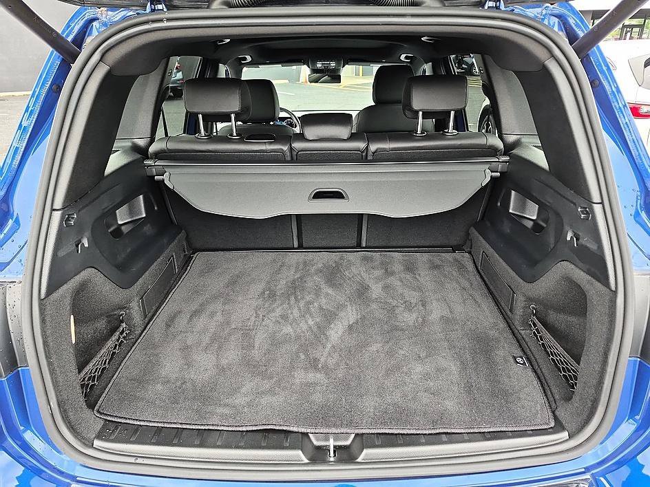 Used 2024 Blue Mercedes-Benz GLB 250 image 32