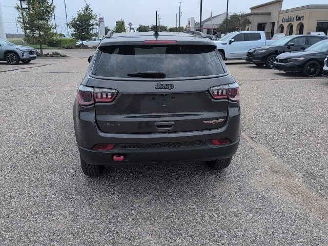 Used 2019 Gray Jeep Trailhawk image 3