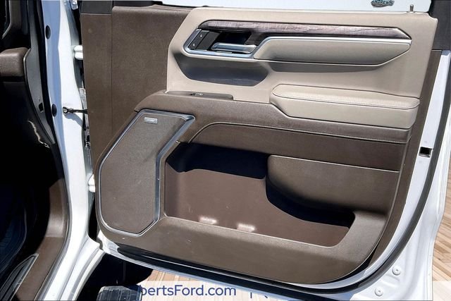Used 2023 Iridescent Pearl Tricoat Chevrolet LTZ image 22