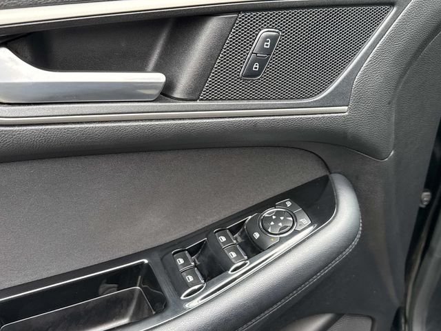 Used 2018 Black Ford SEL image 26