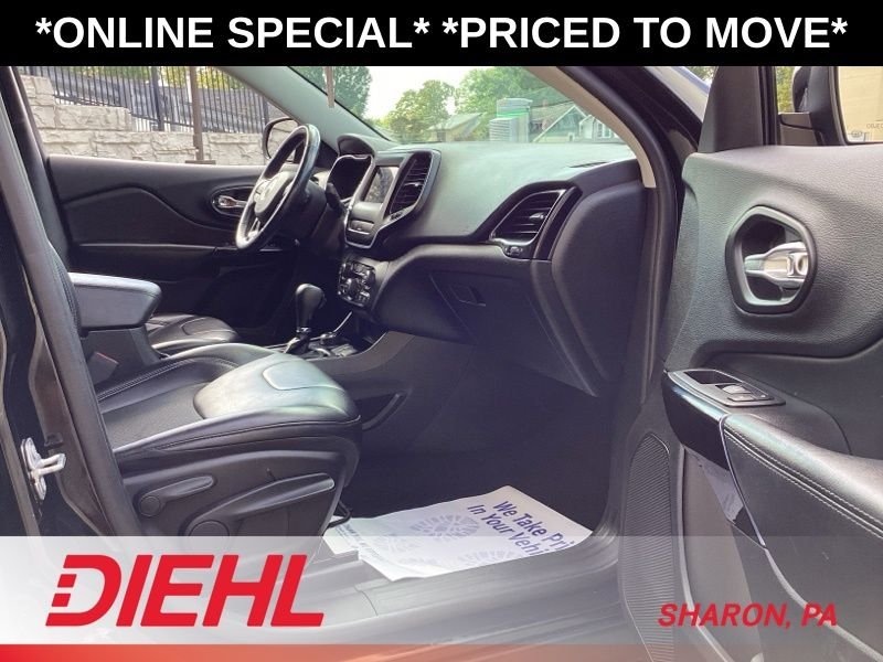 Used 2020 Black Jeep Latitude Plus image 12