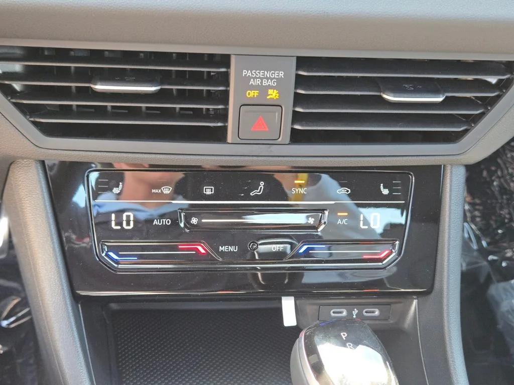 New 2026 White Volkswagen 1.5T Sport image 13