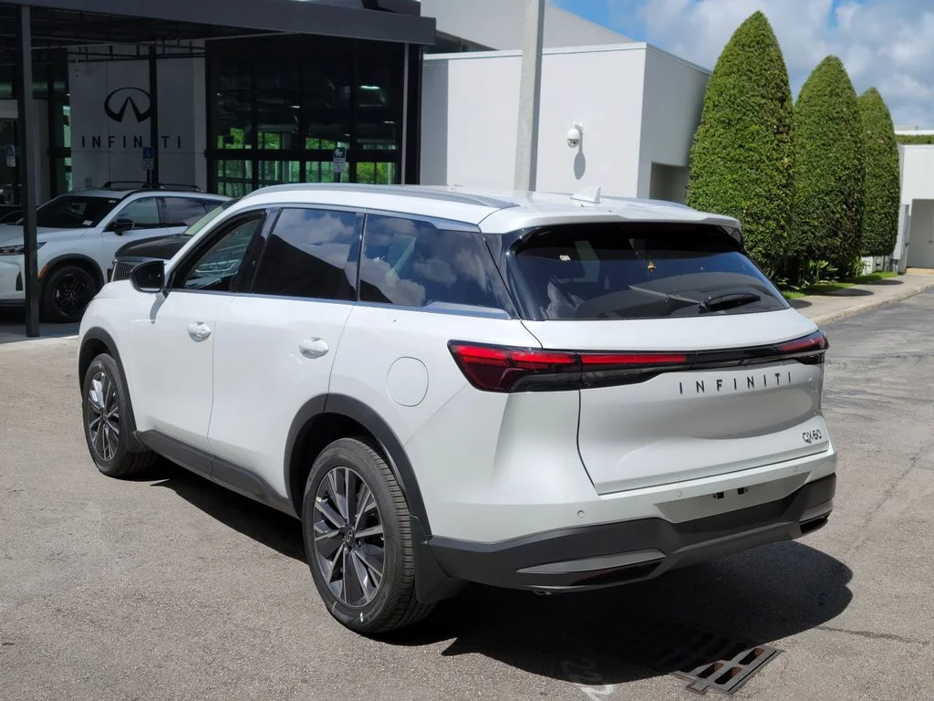 New 2027 White INFINITI LUXE image 27