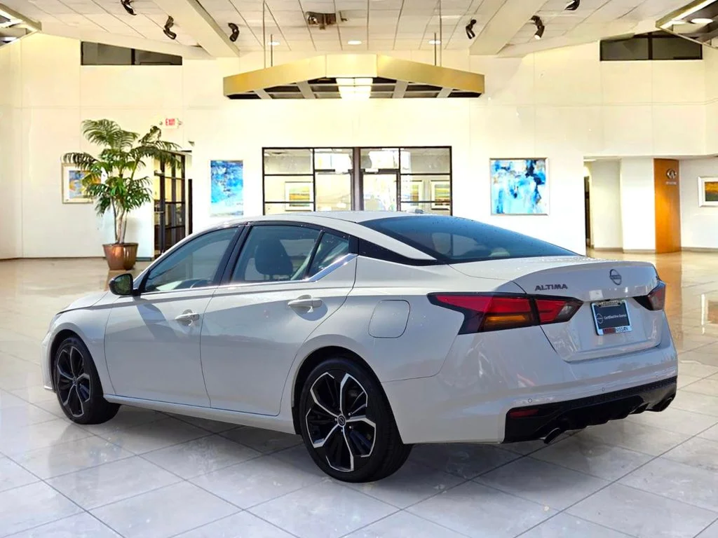 2024 Nissan Altima SR - Photo 7