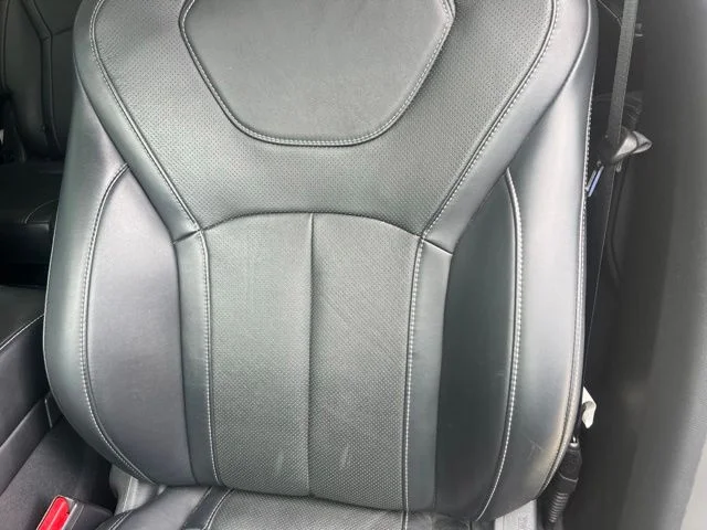Used 2023 White INFINITI LUXE image 9