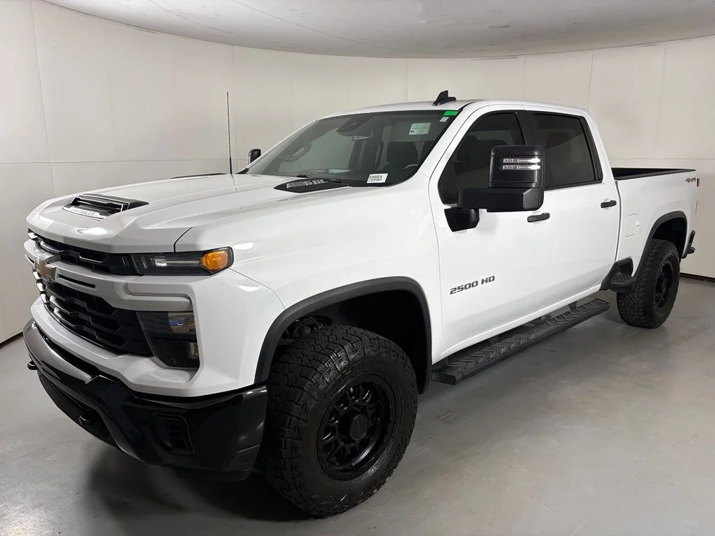 Used 2024 White Chevrolet Custom image 4