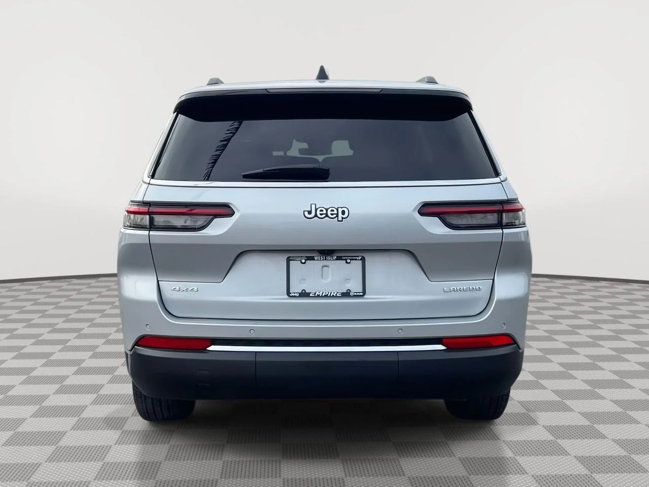 Used 2025 Silver Zynith Jeep Laredo X 4x4 image 7