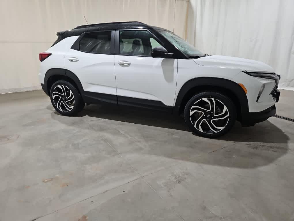 Used 2024 Summit White Chevrolet RS image 6