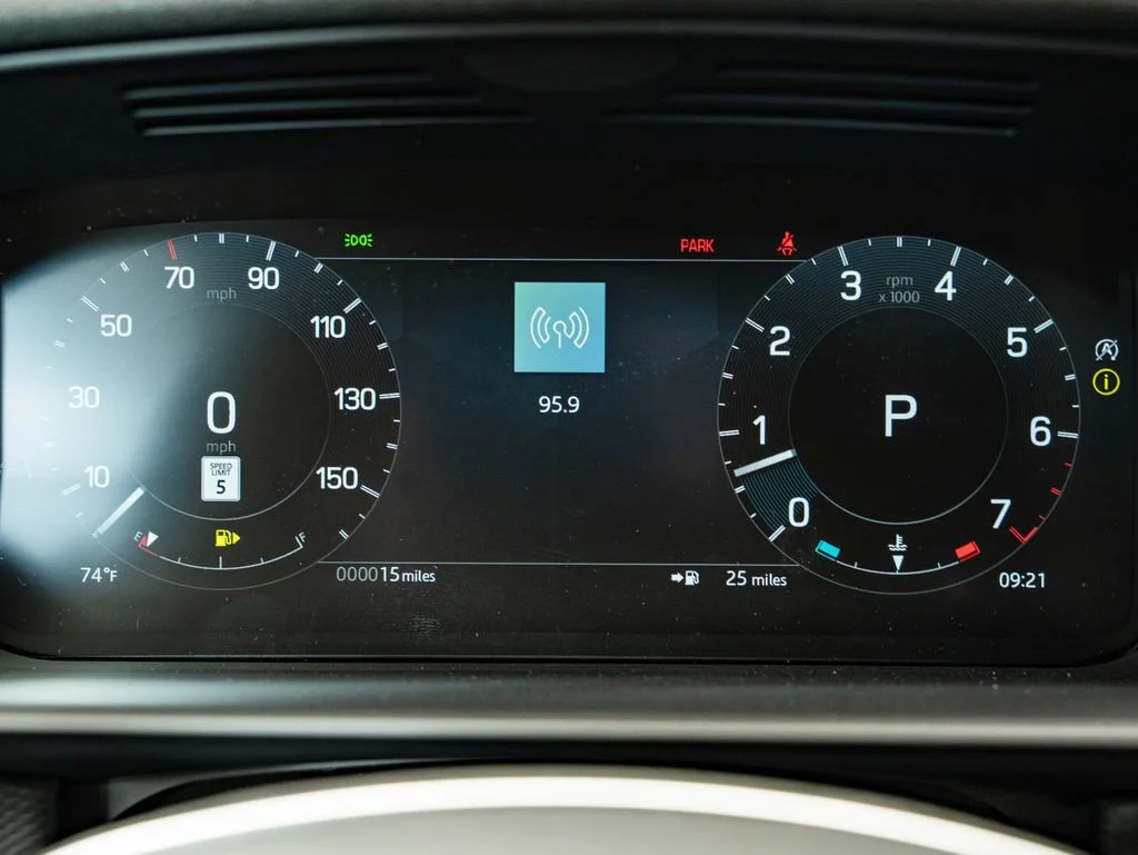 New 2026 Carpathian Gray Premium Metallic Land Rover Gemini Edition image 32