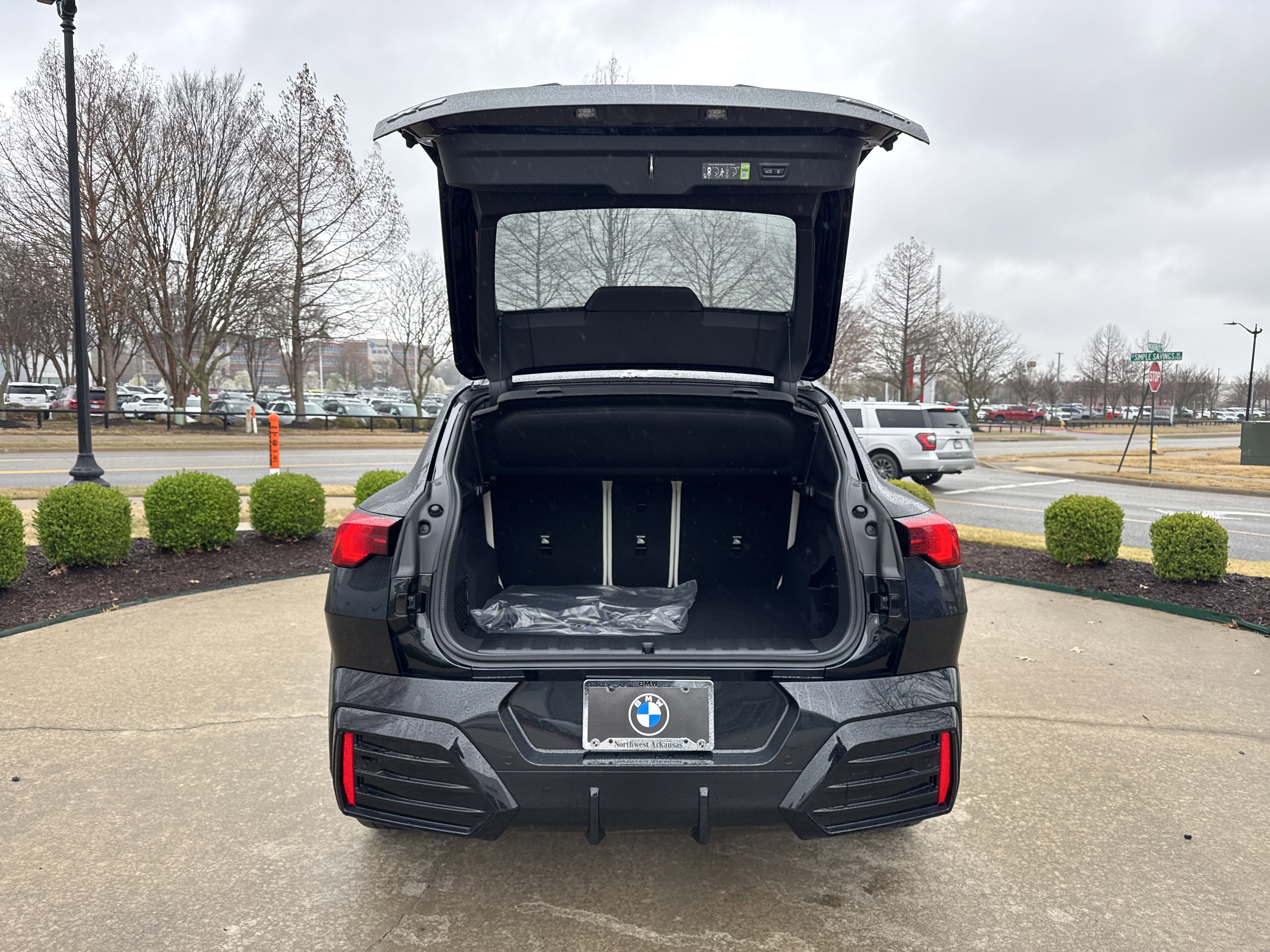 New 2026 BLACK SAPHORE BMW xDrive28i image 23