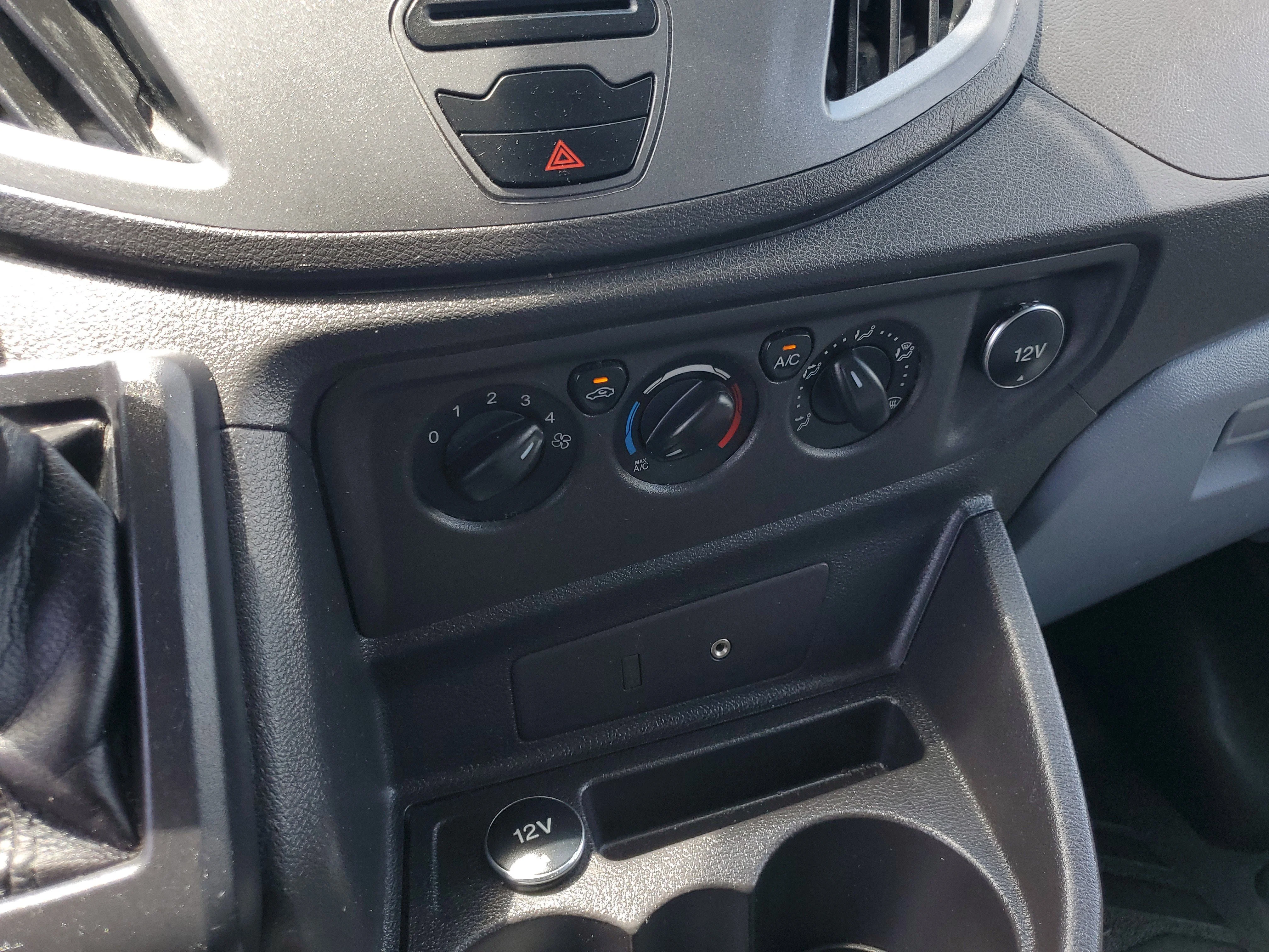 2015 Ford Transit XLT - Photo 20