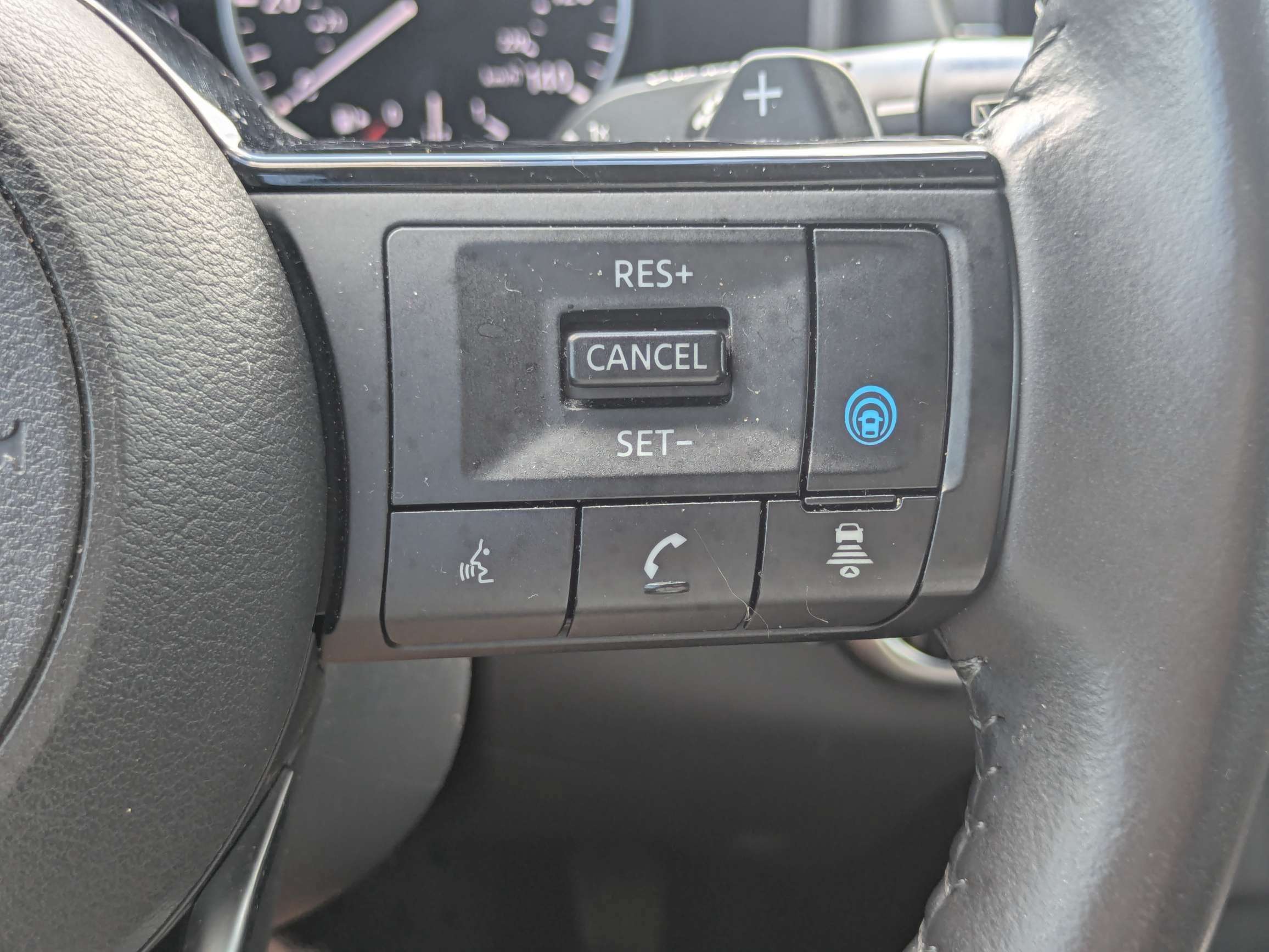 Used 2022 Blue Nissan SL image 24