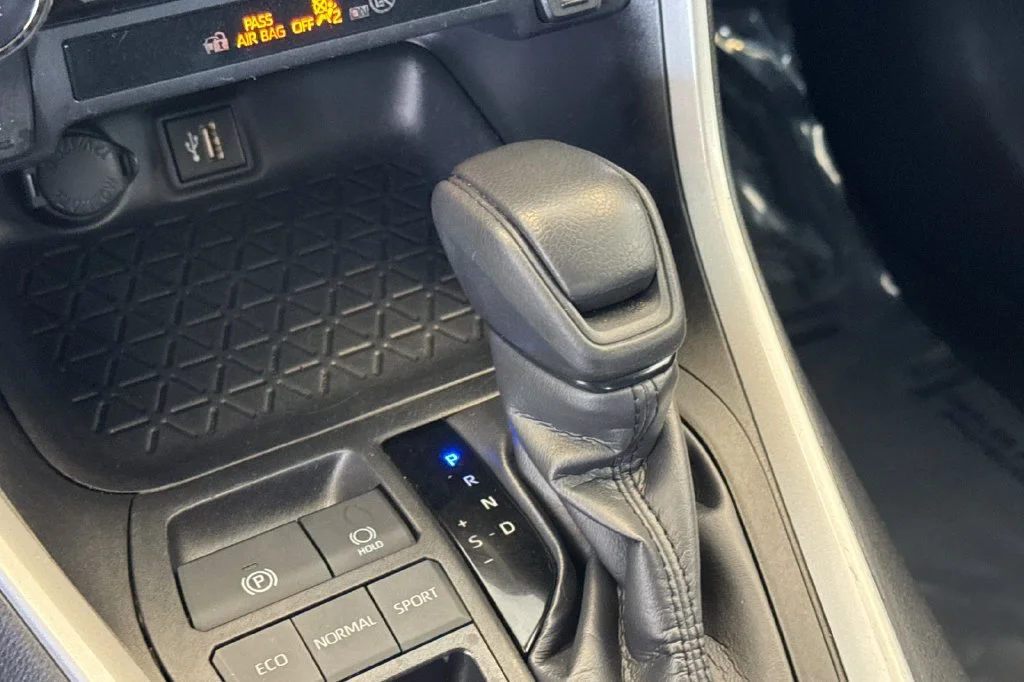 Used 2024 Ice Cap Toyota XLE image 25