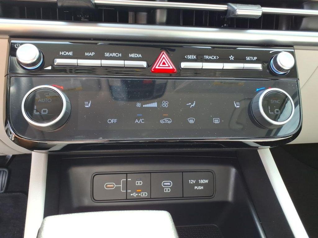New 2026 White Hyundai SEL FWD image 21