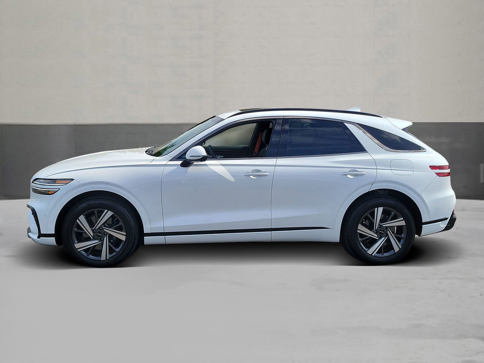 Certified Used 2026 Uyuni White Genesis 3.5T Sport Advanced image 3