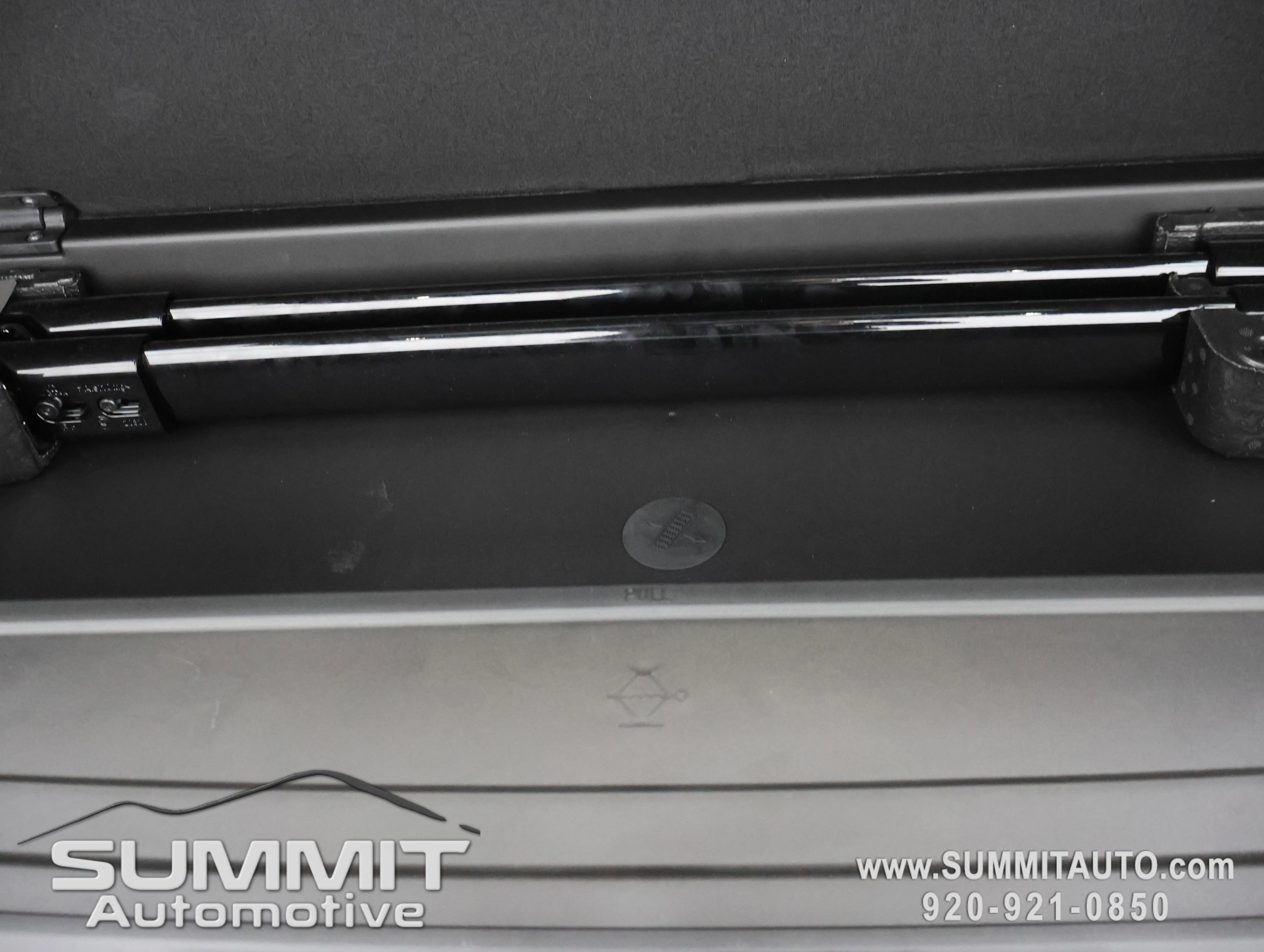 New 2026 Bright White Clear-Coat Exterior Paint Jeep  image 28