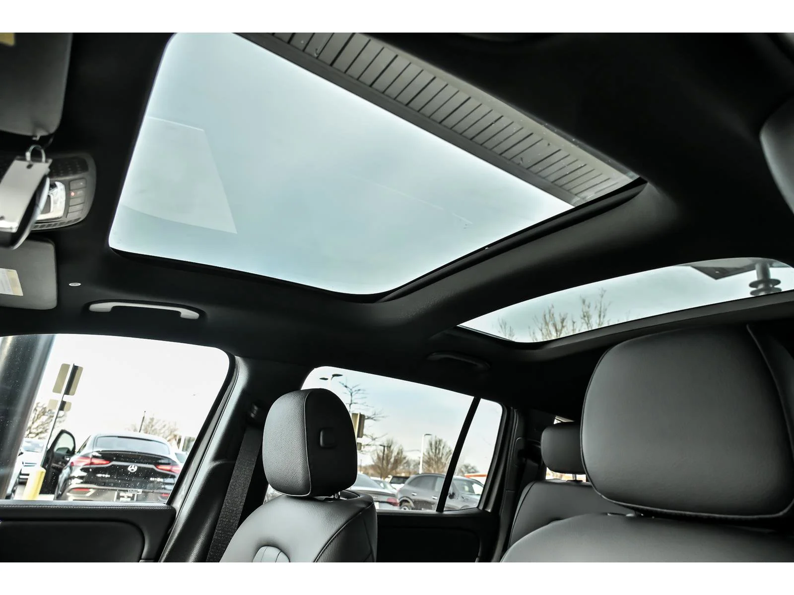 New 2026 Mountain Grey Metallic Mercedes-Benz GLB 250 image 35