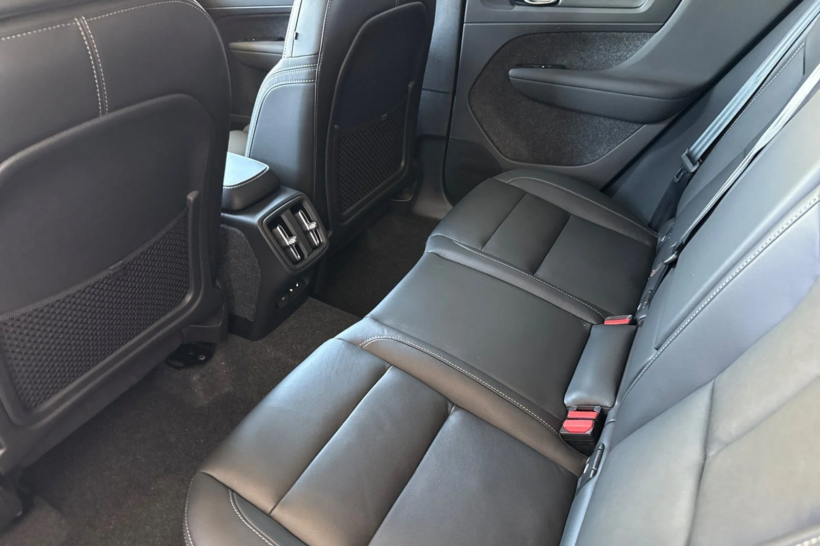 New 2026 Vapour Grey Volvo Plus image 11