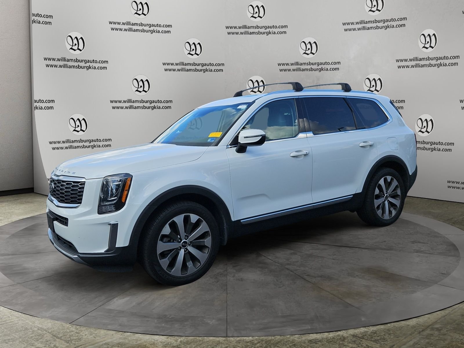 Used 2020 White Kia EX image 1