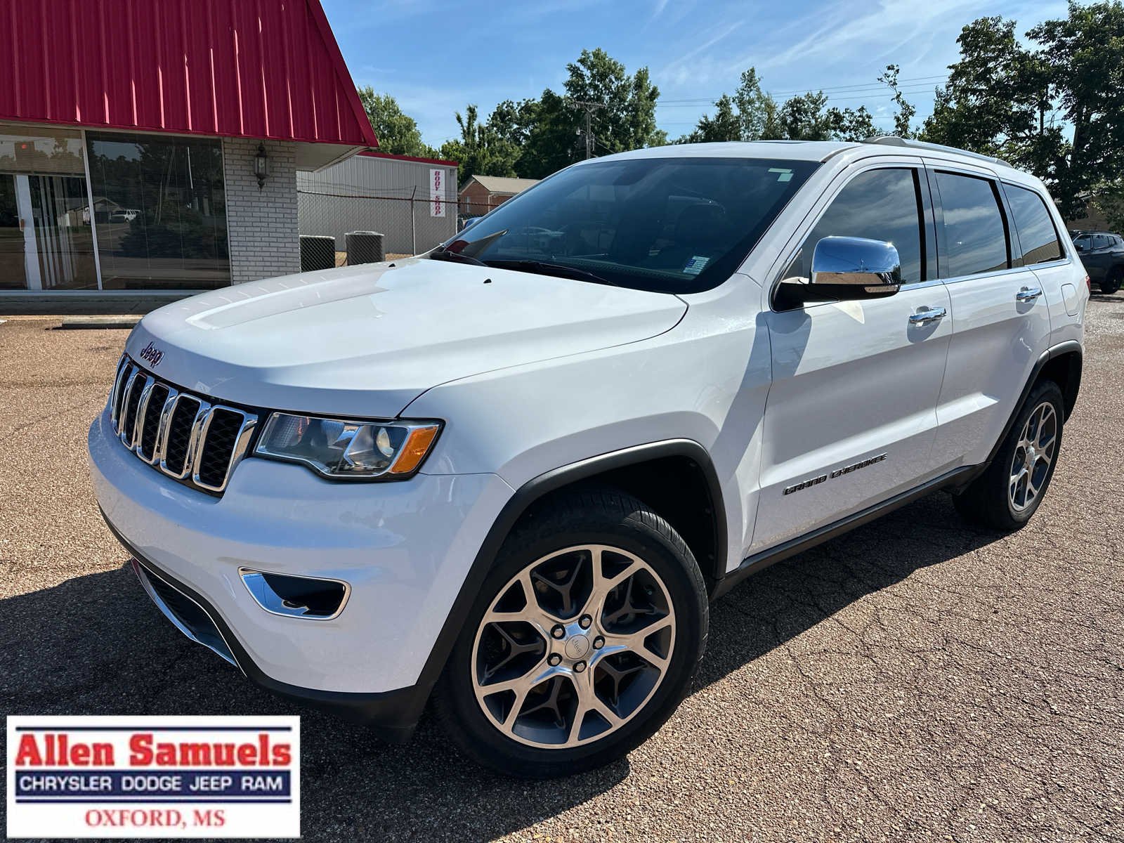 Used 2022 Bright White Clearcoat Jeep Limited image 7