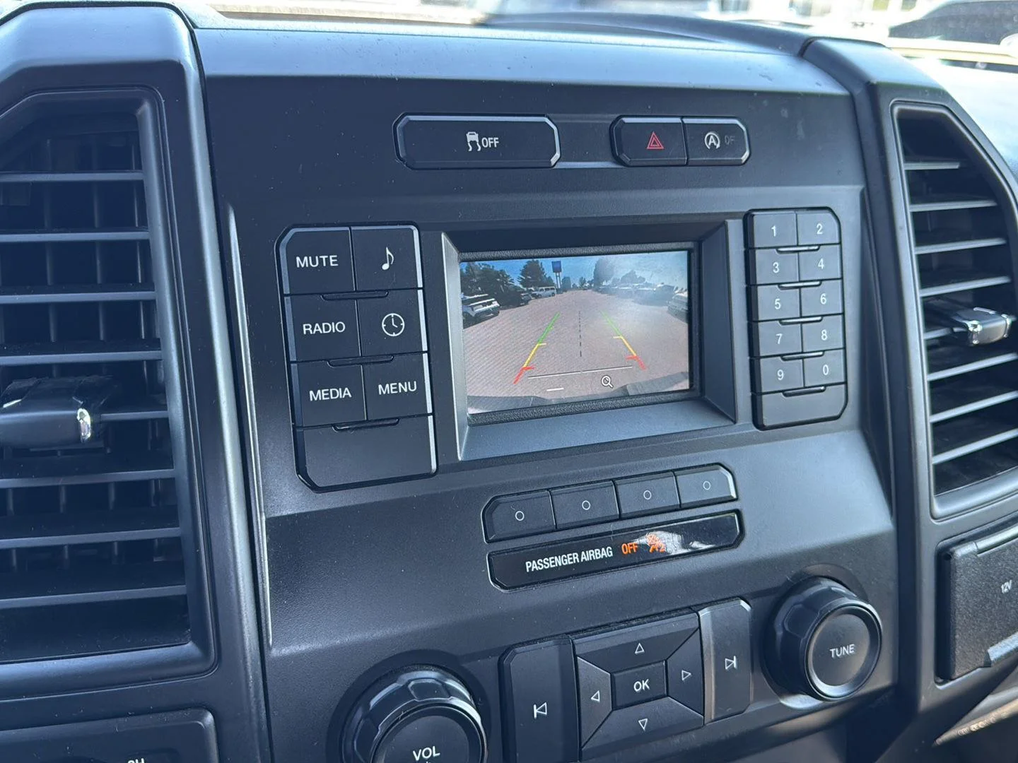 Used 2020 Oxford White Ford XL image 6