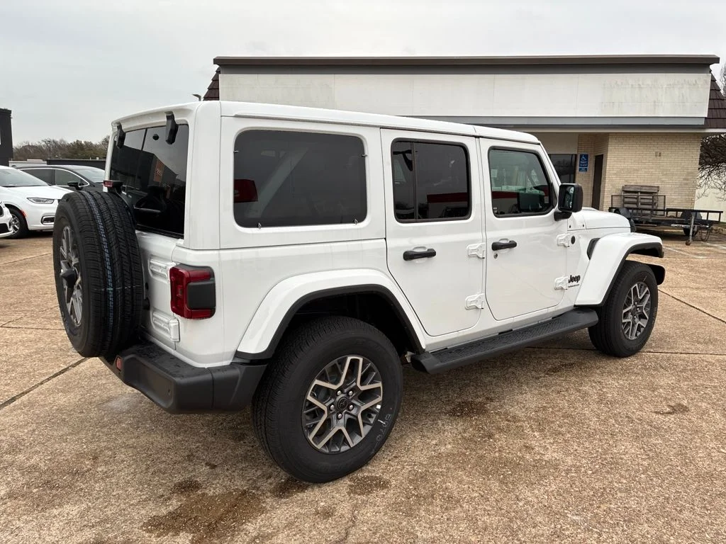 New 2025 Bright White Clear-Coat Exterior Paint Jeep Sahara image 5