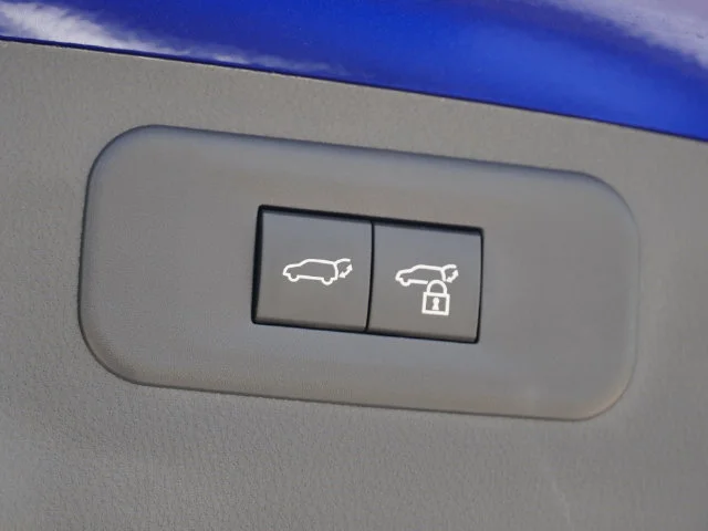 Used 2025 Blue Lexus 350 F SPORT Handling image 23