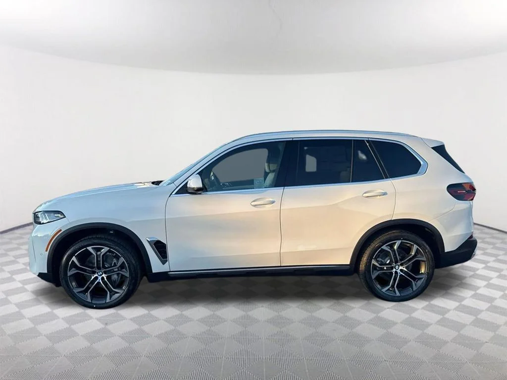 New 2026 White BMW sDrive40i image 8