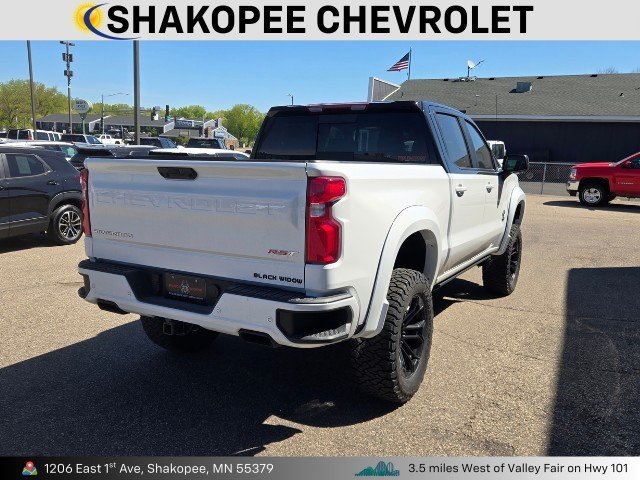 New 2026 Summit White Chevrolet RST (Black Widow Edition)  image 8