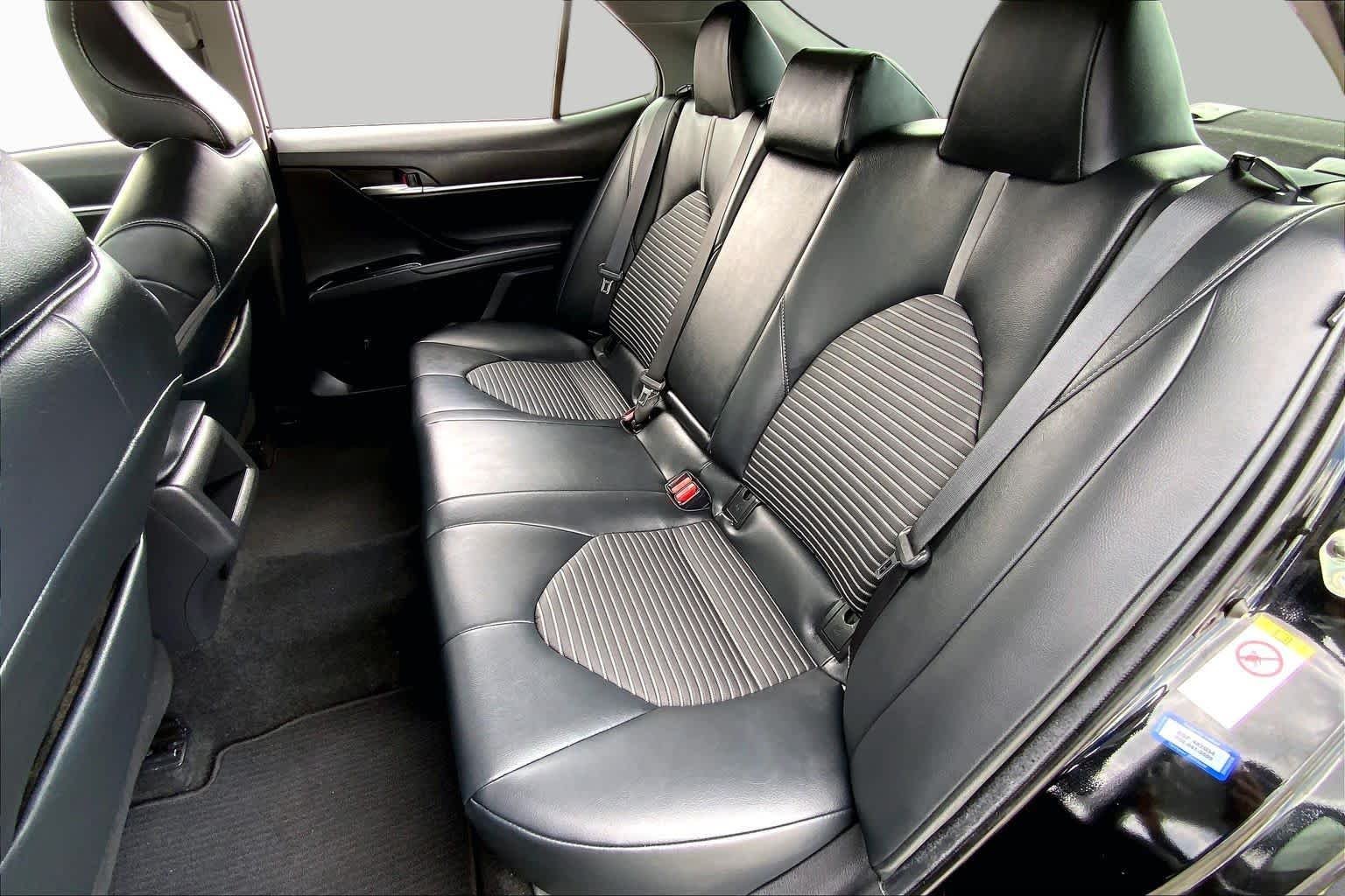 Used 2019 Midnight Black Metallic Toyota SE image 20