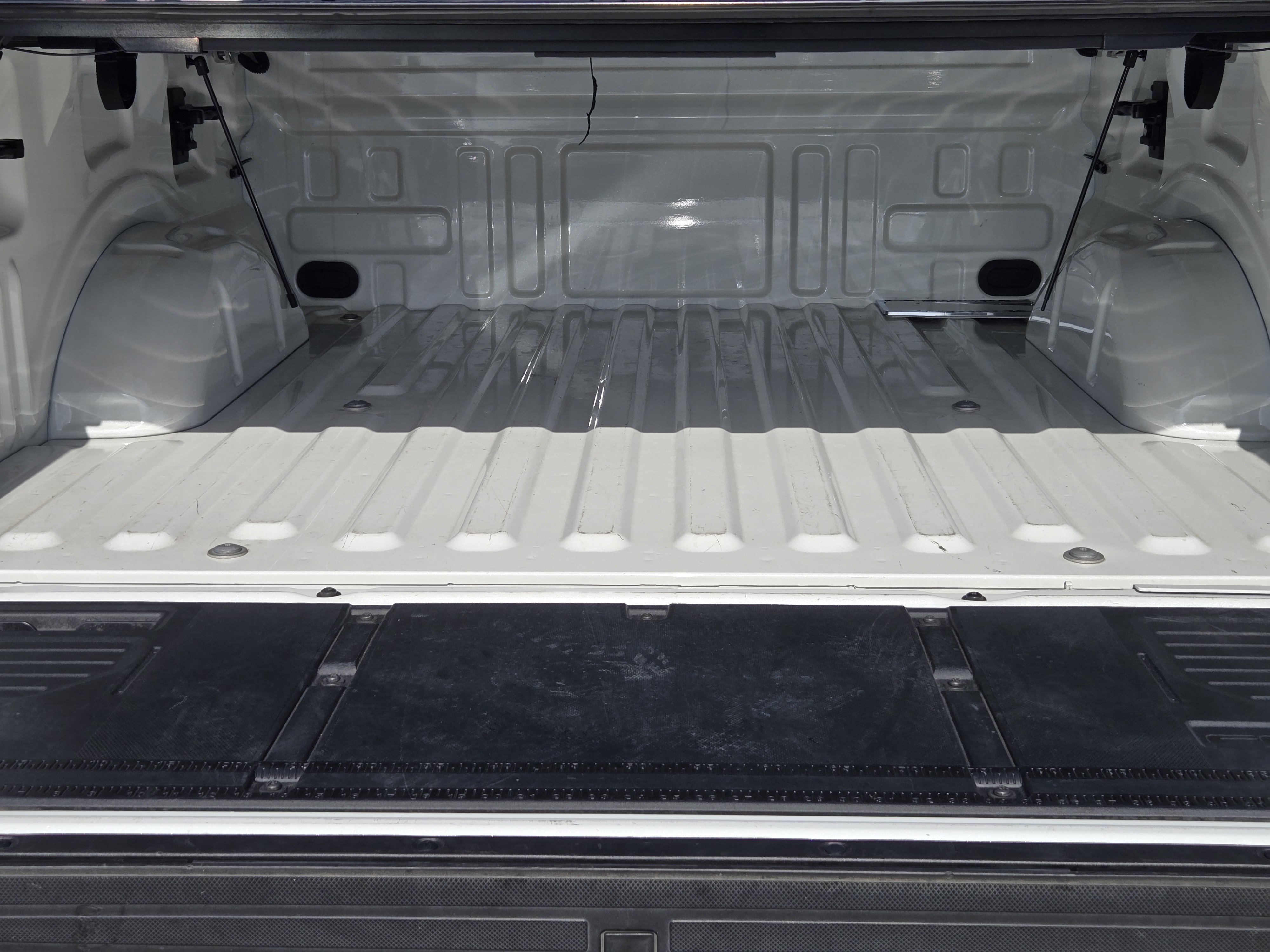 Used 2024 White Metallic Ford Platinum image 30