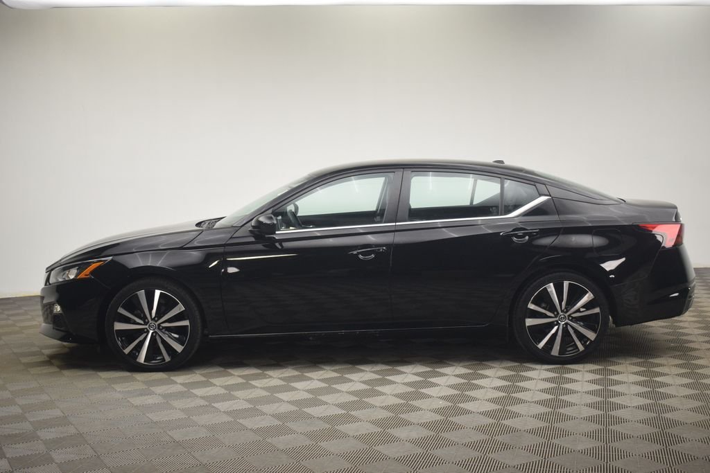 Used 2022 Black Nissan 2.5 SR image 8