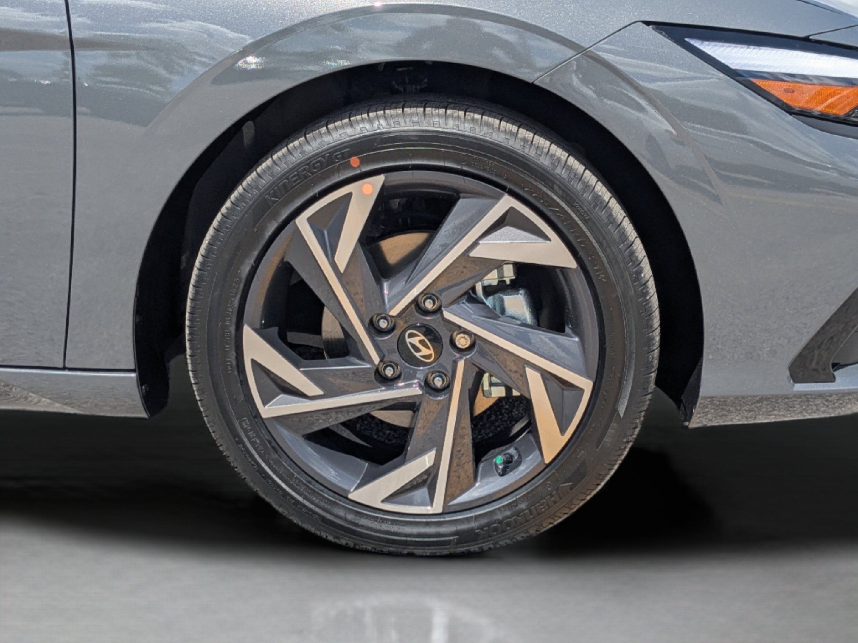 New 2026 Ecotronic Gray Hyundai Limited image 33