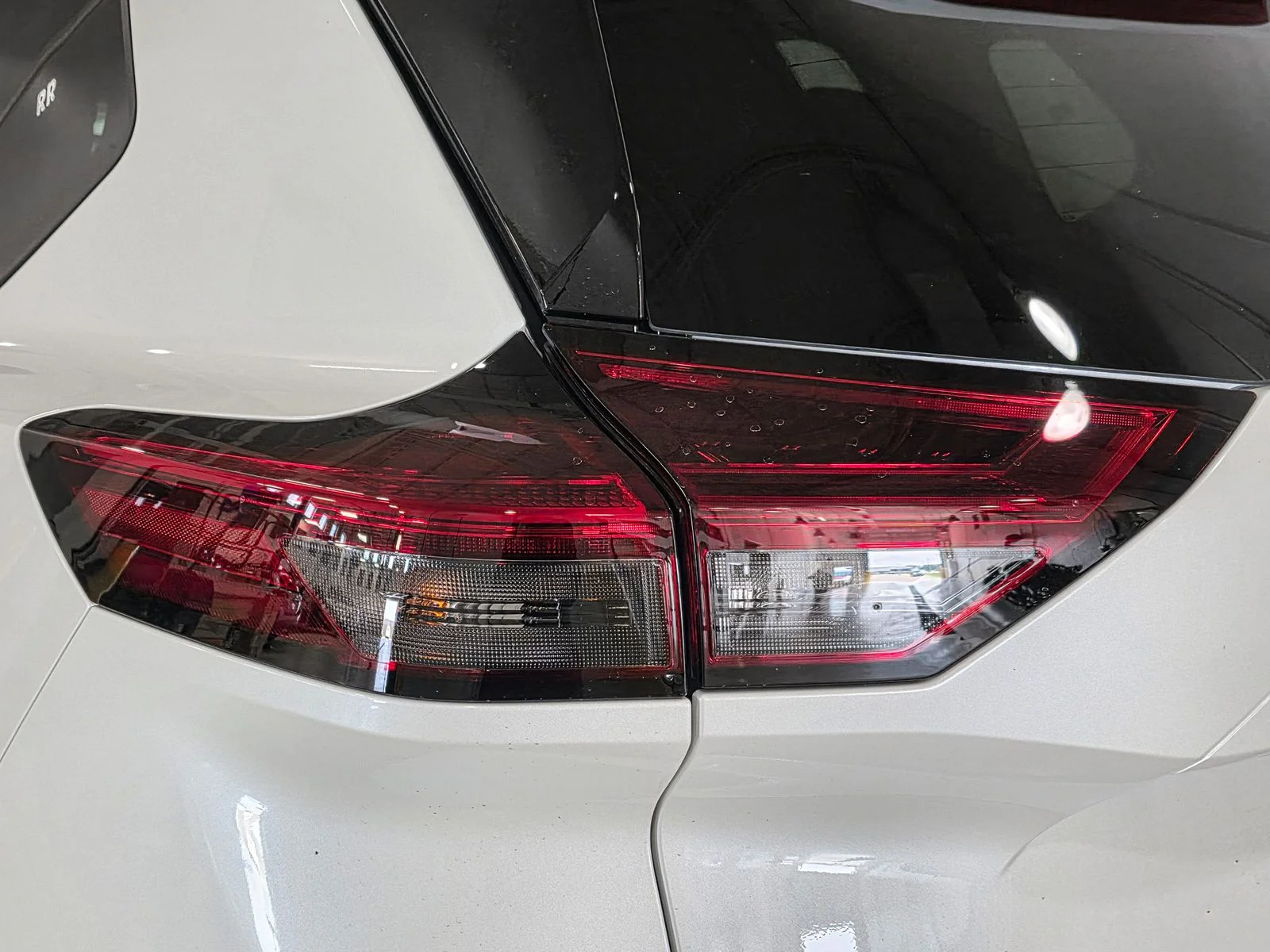 New 2026 Everest White Pearl TriCoat Nissan Dark Armor™ image 14