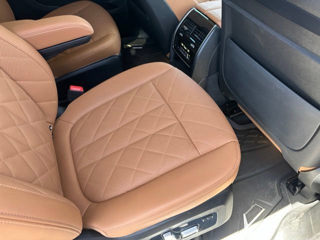 Used 2023 Black BMW xDrive40i image 24
