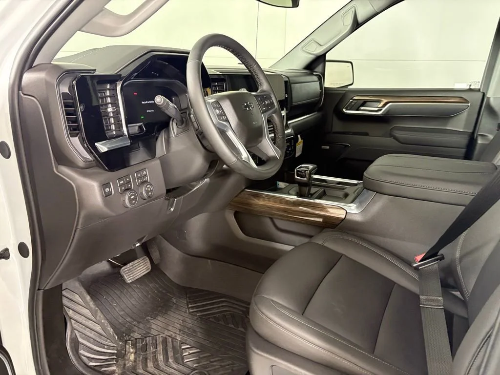 New 2026 Summit White Chevrolet LT Trail Boss image 27