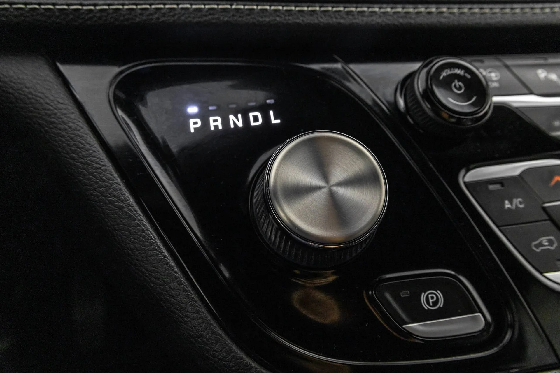 Used 2022 Black Chrysler Touring L image 35