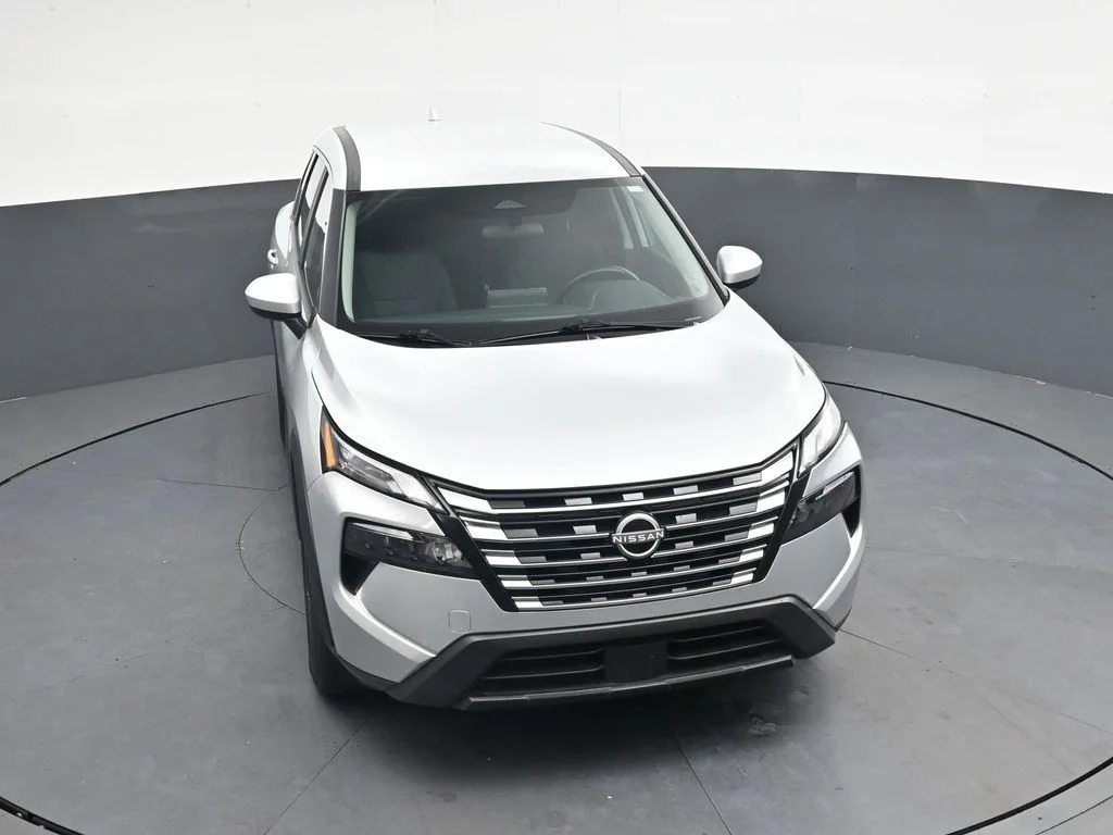 Used 2025 Silver Nissan SV image 25