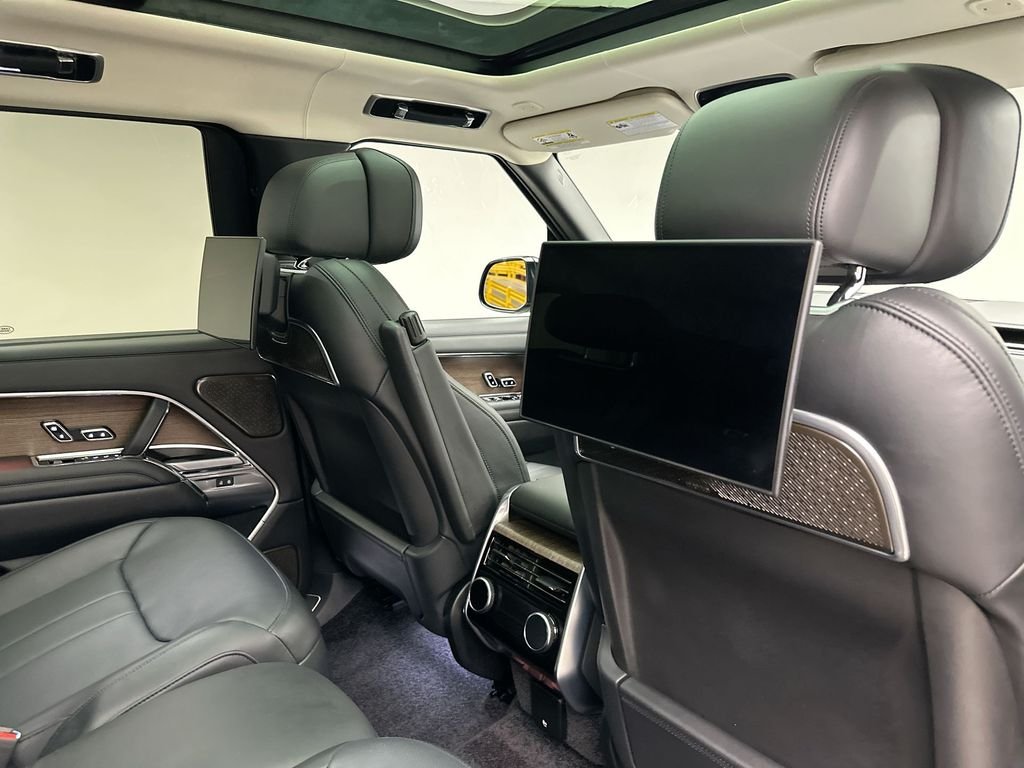 Used 2025 Carpathian Gray Premium Metallic Land Rover Autobiography image 20