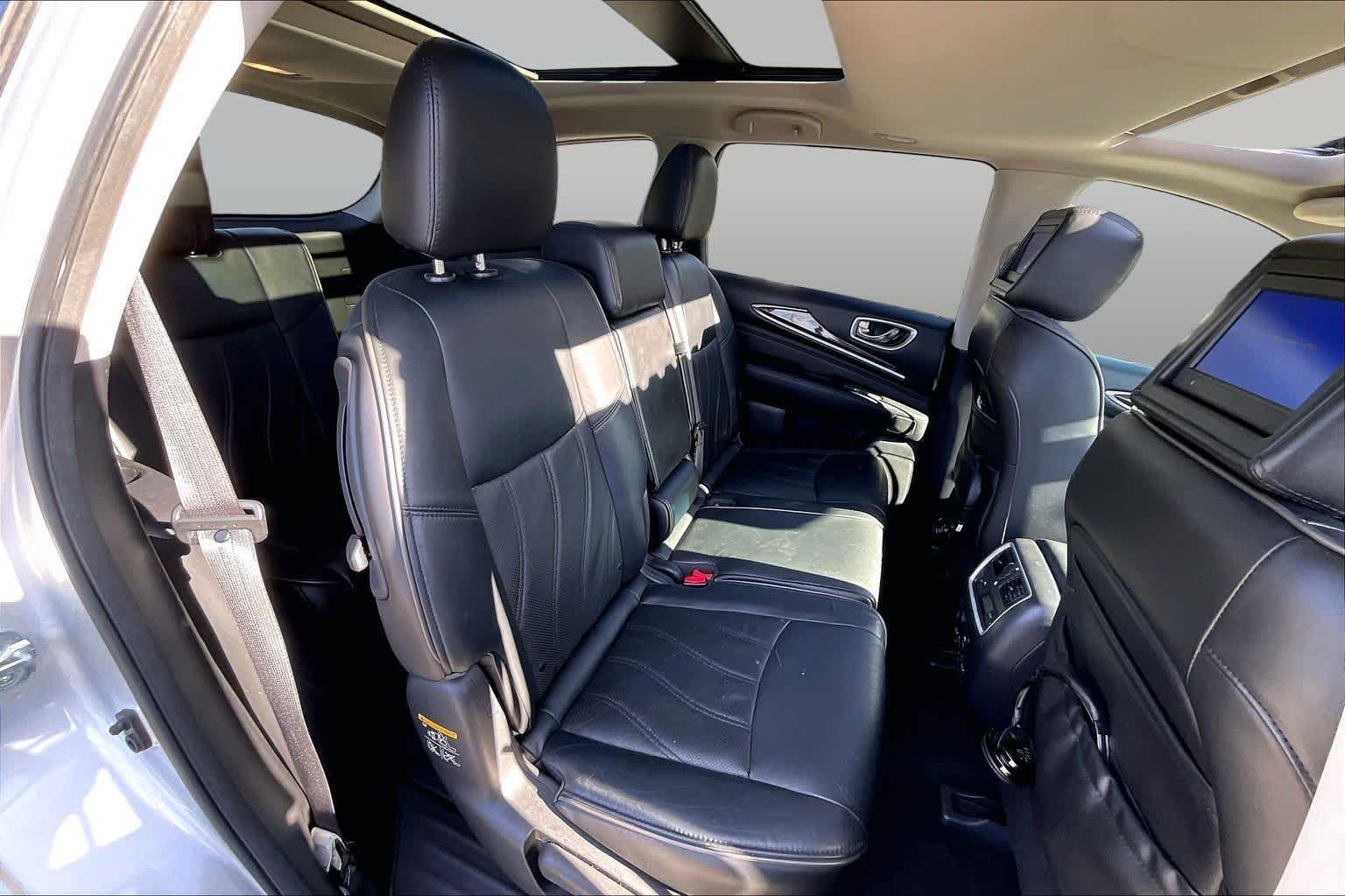Used 2013 Liquid Platinum INFINITI  image 19