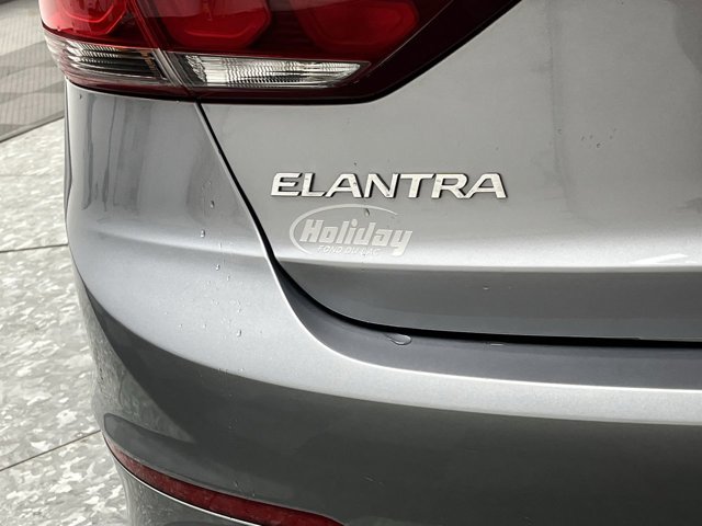 Used 2017 Shale Gray Metallic Hyundai SE image 24