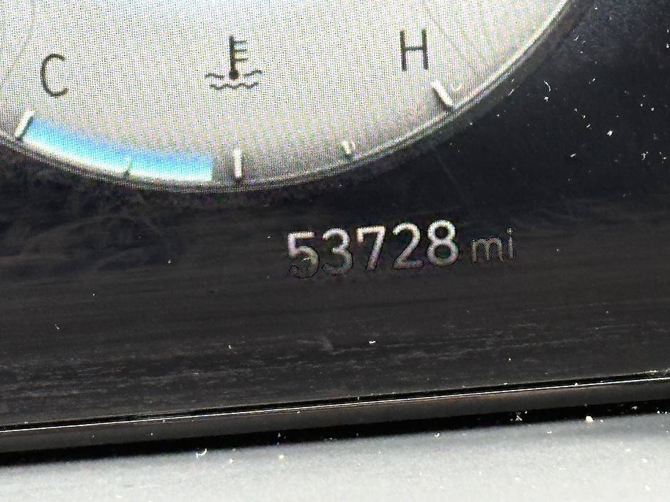 Used 2022 Quartz White Hyundai SEL image 22