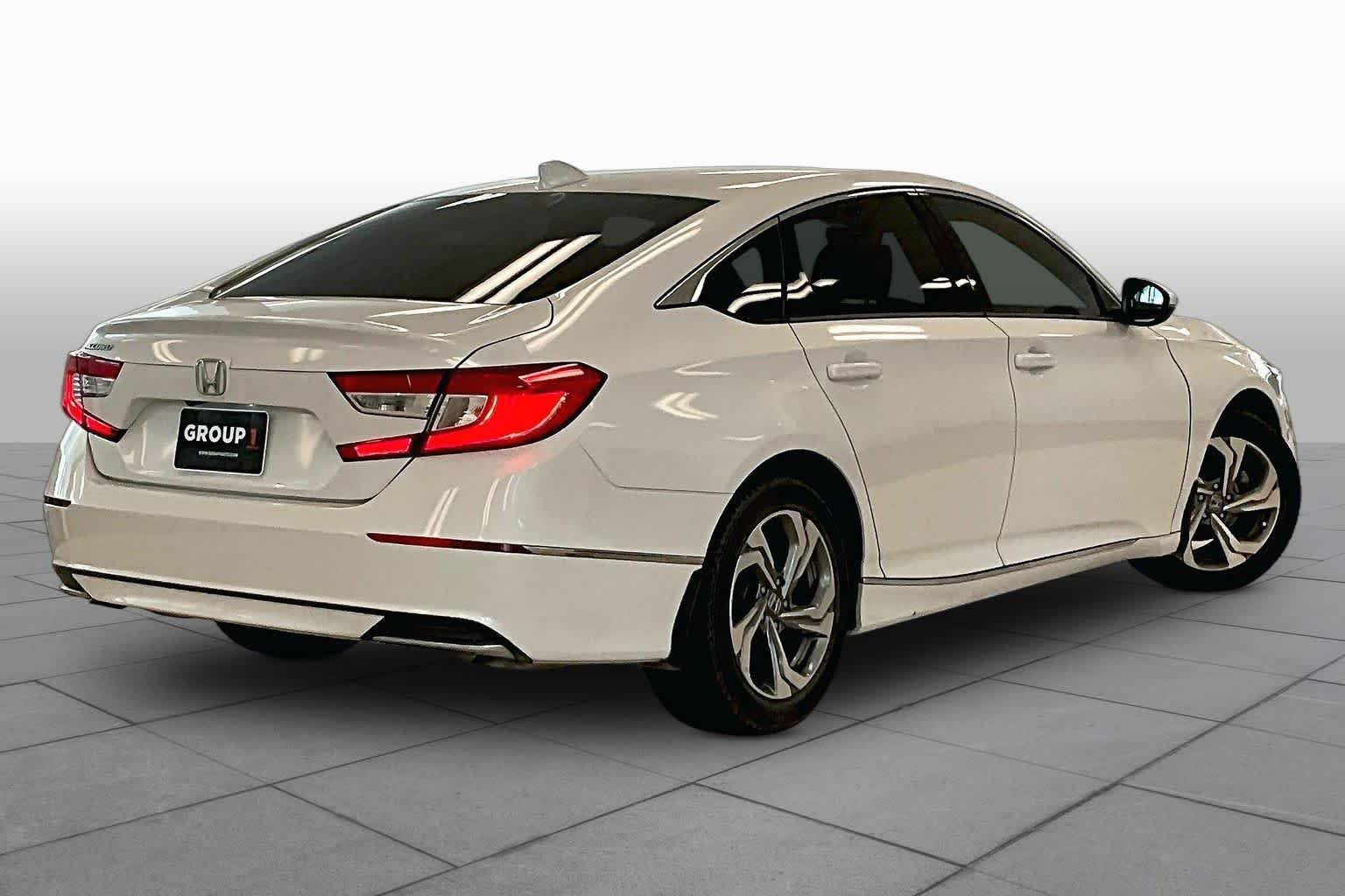 Used 2019 Platinum White Pearl Honda EX-L 1.5T image 11