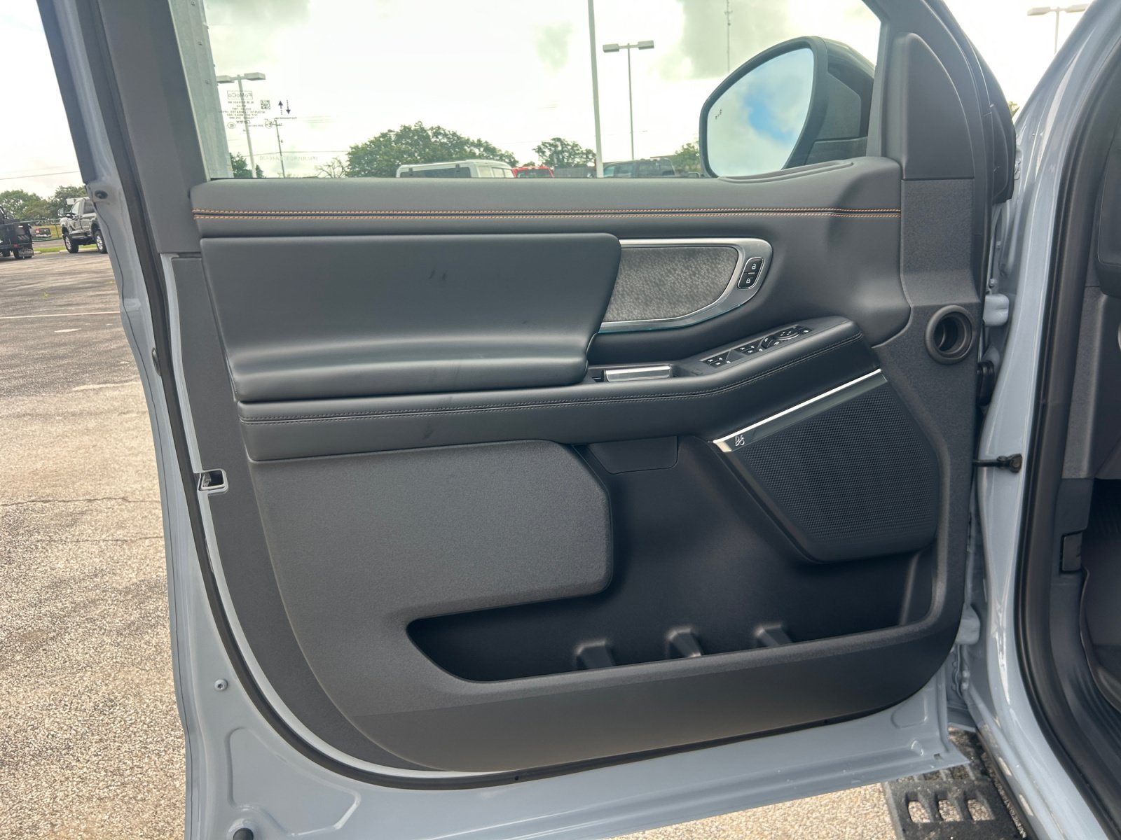New 2026 Glacier Gray Metallic Tri-Coat Ford Tremor image 21