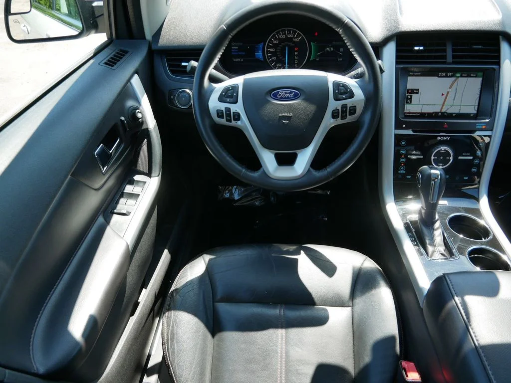 Used 2014 White Ford Limited image 12