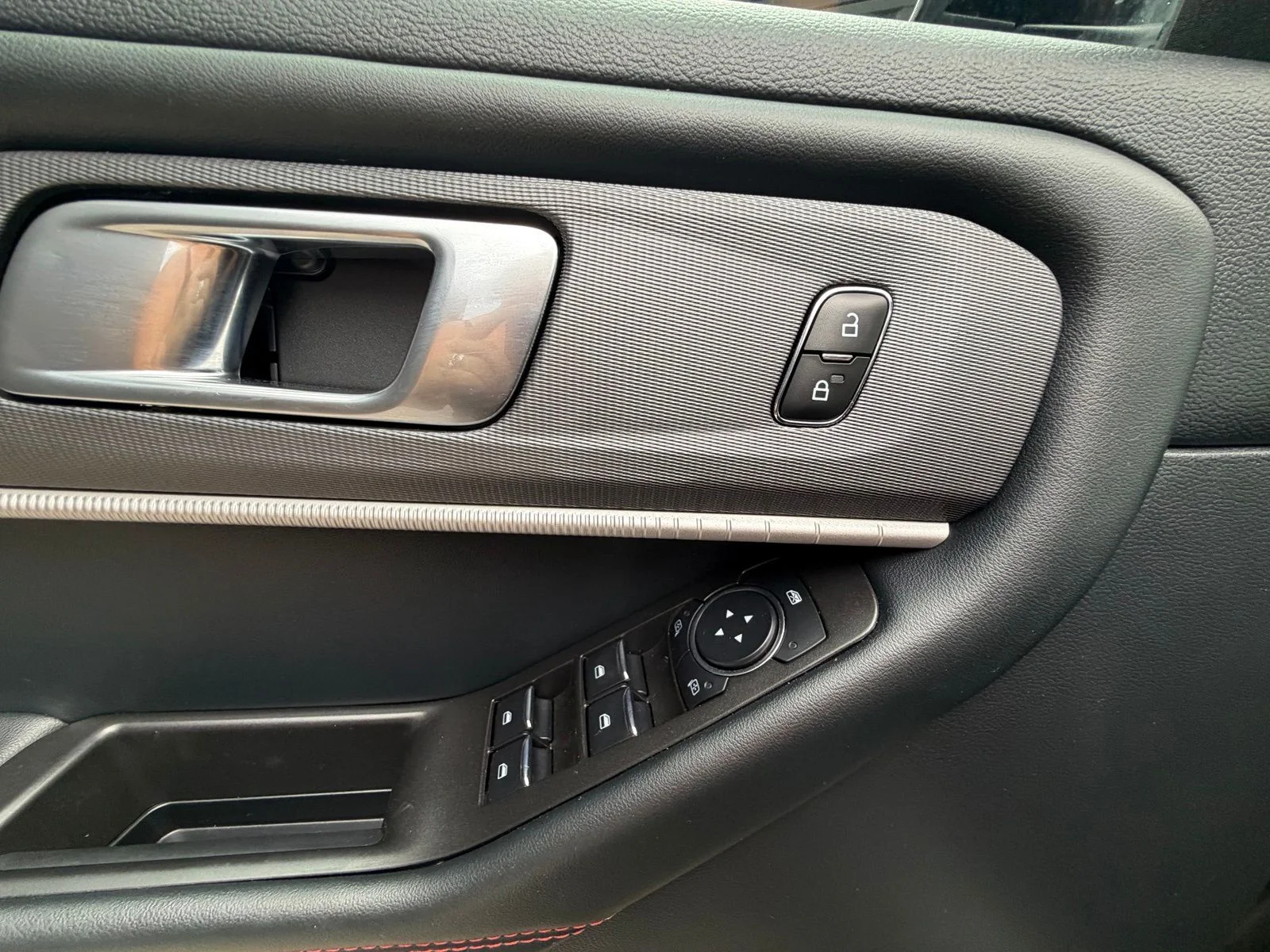 Used 2025 Gray Ford ST-Line image 13